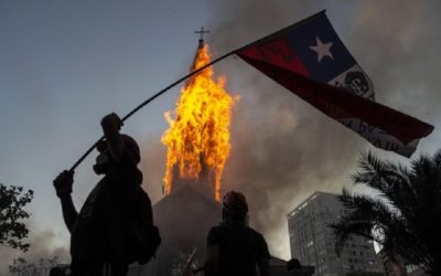 INDIGNACIÓN Y TRISTEZA ANTE LA QUEMA DE DOS IGLESIAS EN SANTIAGO DE CHILE