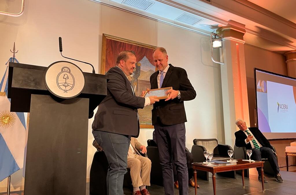 El presidente de la AEL presente en el acto conmemorativo los 40 años de vida de ACIERA