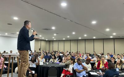 Devocional “Unidad que abre techos y levanta vidas” por el Pr. Harold Segura de World Vision