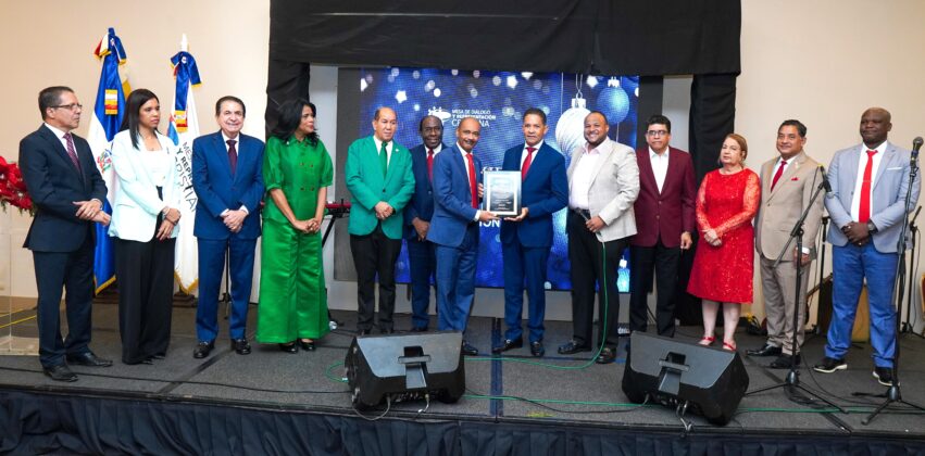 Mesa de Diálogo, Miembro Pleno de AEL en República Dominicana, pide priorizar la familia en la celebración de su Banquete de Navidad